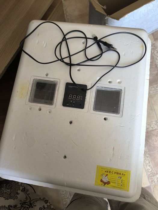 Инкубатор "Несушка" 77 яиц