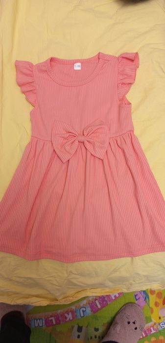 Продавам летни дрехи за момиче