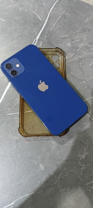 Продам айфон 12 64G