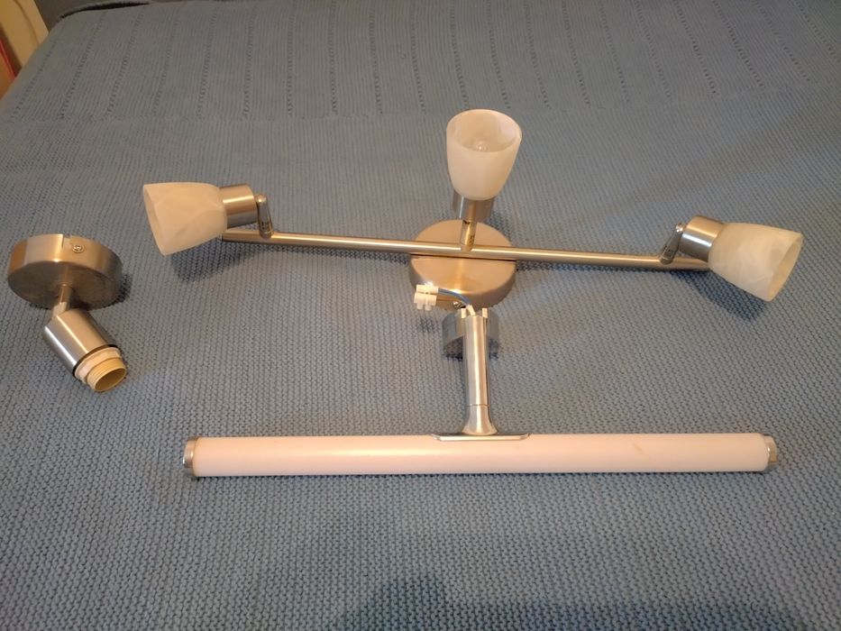 3 броя лампи, пурата е лед