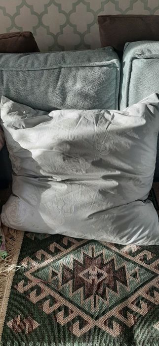 Продам подушки 3 штуки