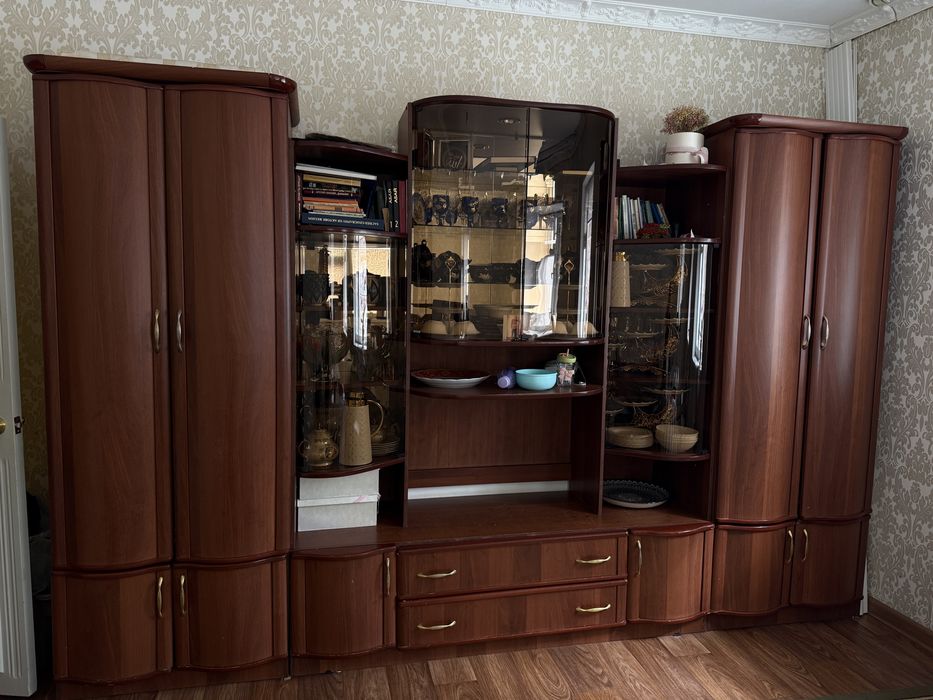 Шкаф, шифонер, стенка