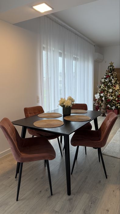 Scaune catifea roz pudrat