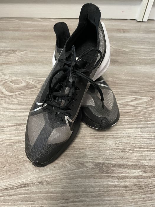 Adidasi Nike foarte usori