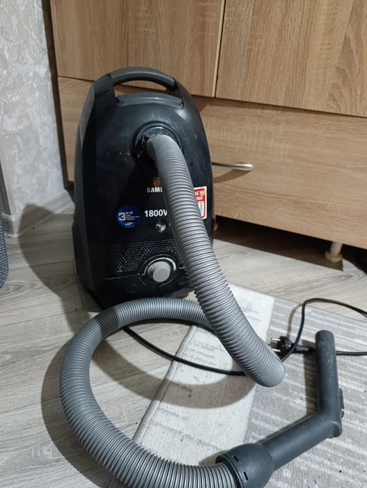 Пылесос Samsung и Bork 2 штуки. За все 200 тыс.