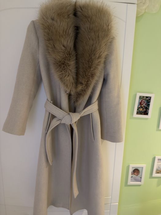 Бежово палто на Zara