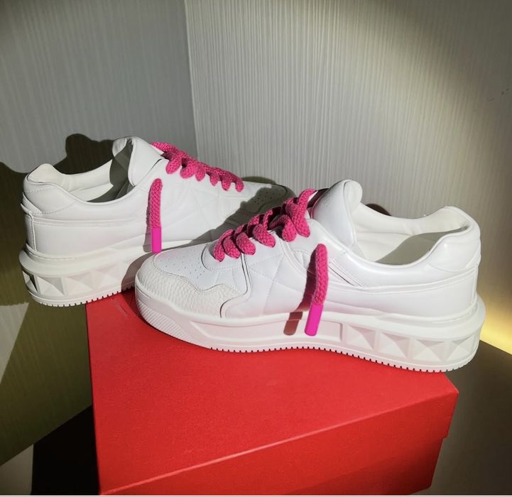 Adidasi valentino garavani