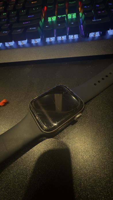 Apple watch SE smartwatch