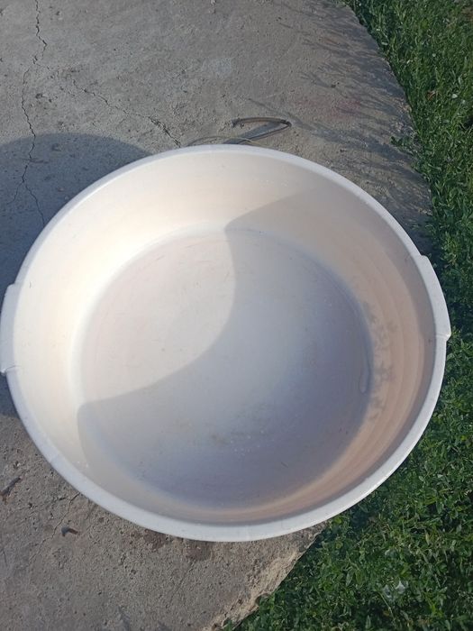 Продам тазики пластиковые прочные