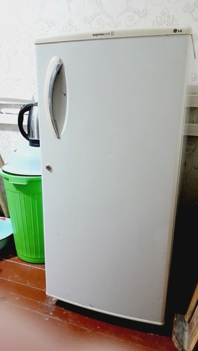 Холодильник сатылады
