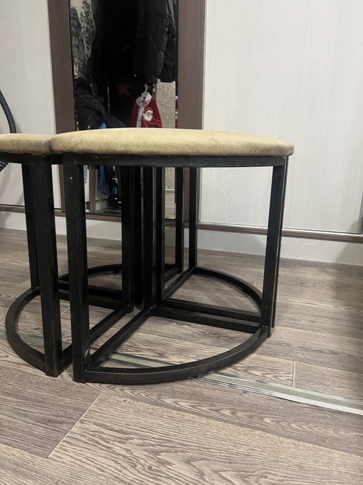 Стол с 4 стульями