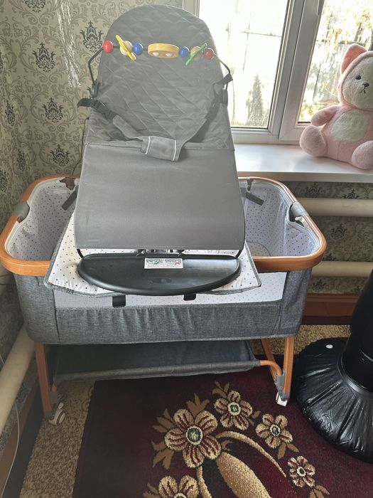 Продам манеж 15000