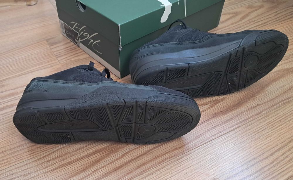 Adidasi Nike Jordan Flight Court noi
