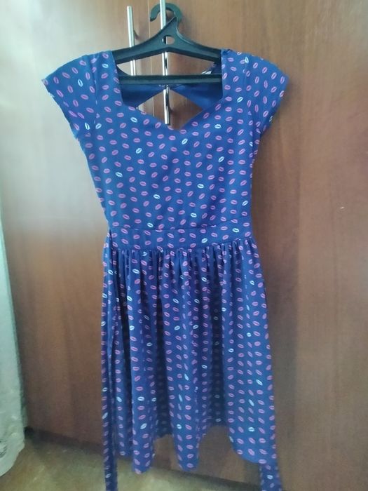 Продам платья размер 40-42