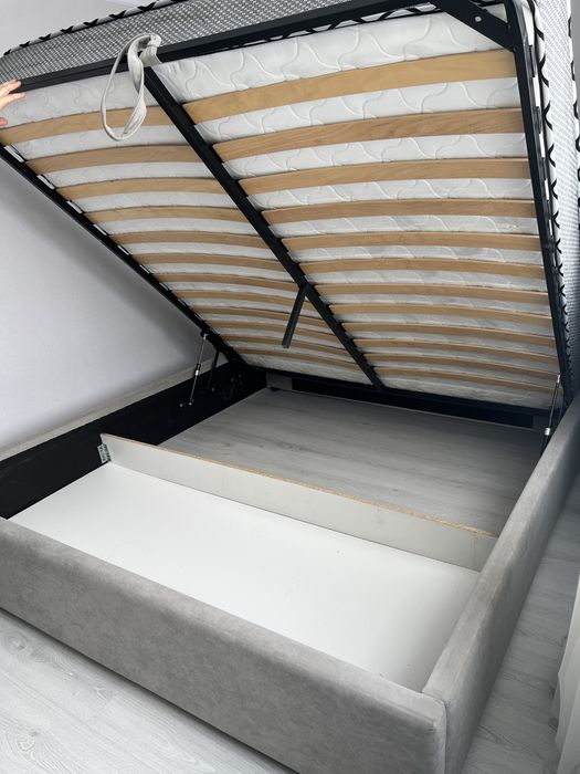 Кровать двухместный