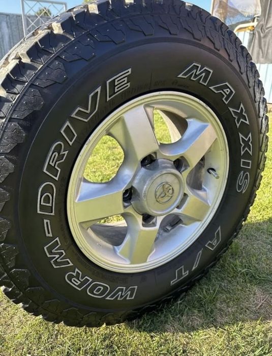 Продам резину на джипа