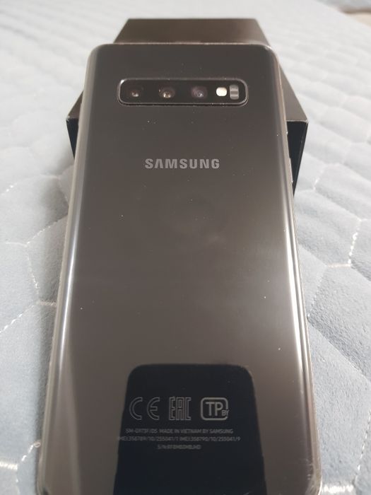 Продам телефон S10