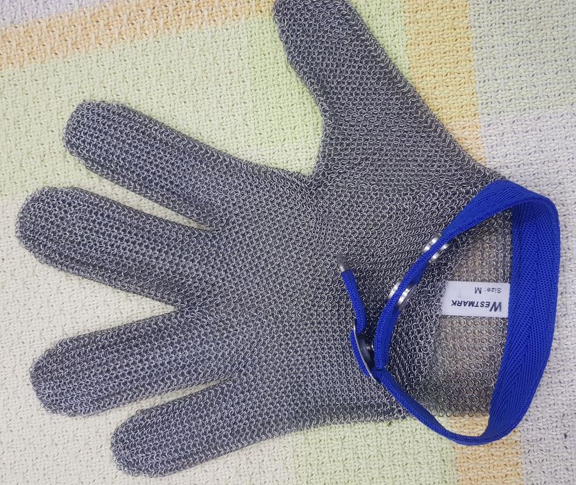 Продаётся колчужная перчатка