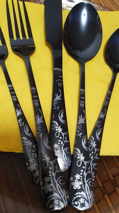 Set tacamuri Negru -Tacamuri Black flora- 4 persoane