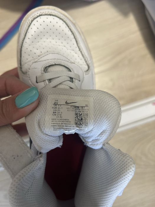 Кроссовки для девочки