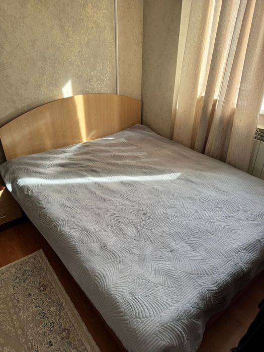 Продам спальный гарнитур