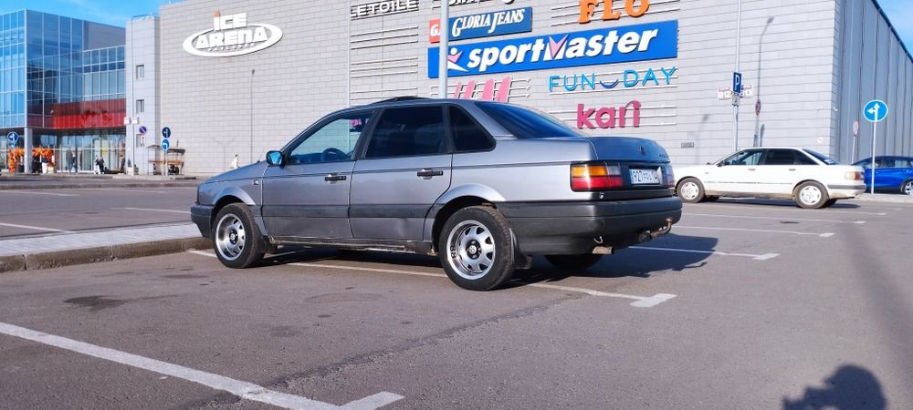 Пассат Б3 1.8 моно