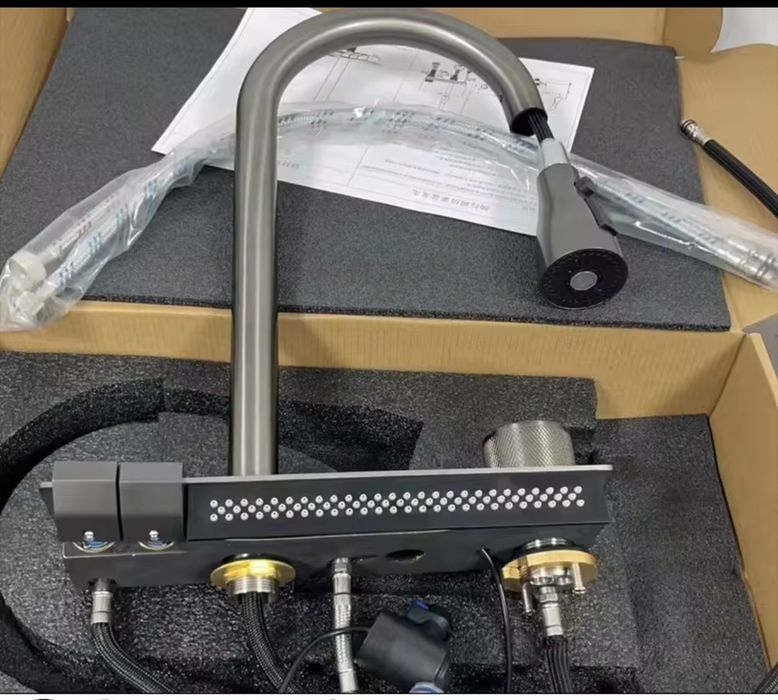 Мултифункционален смесител с изтегляне и функция водопад