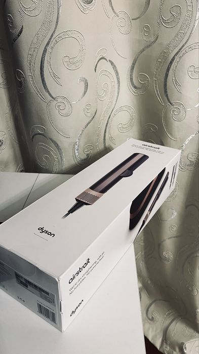 Dyson airstrait утюжок