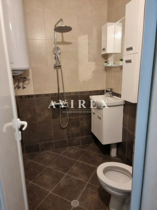 Дава се под наем Двустаен апартамент в Пловдив, Център - 70 кв.м за 459 € - Снимка #3