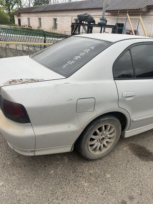 Митсюбиси галант