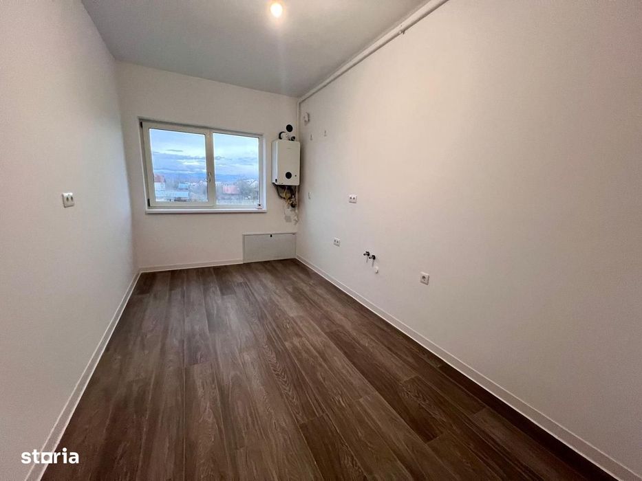 Apartament 3 camere, 2 bai si curte  in Selimbar