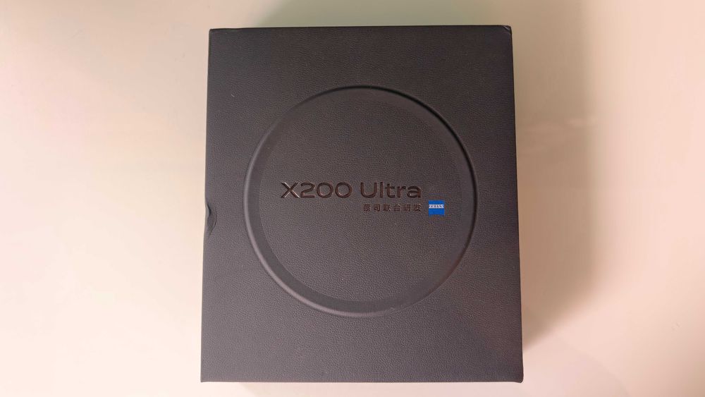 Продавам Vivo X200 Ultra – отлично състояние, закупен през август 2025