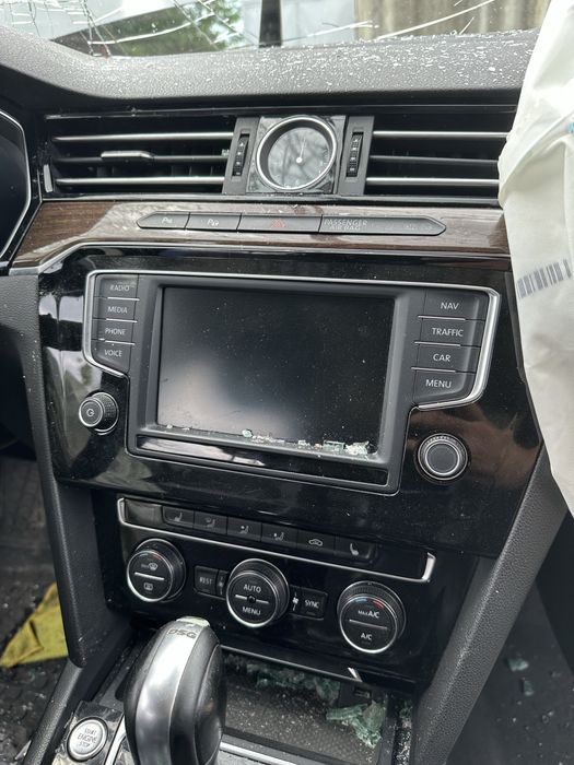 Bord Digital Digital Display  Vw Passat B8 2015-2020 cu rama Motor 2.0 tdi DFC DFCA 140 kw 190 cp cod culoare LR7H cutie dsg automata SGH