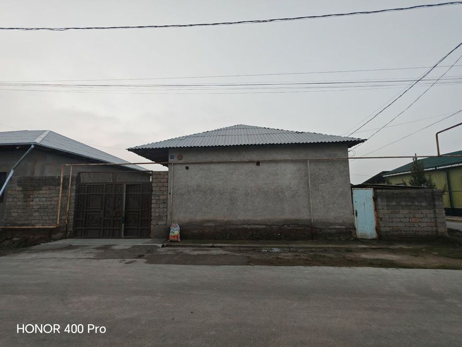 Уй сотилади срочно янги тошкентга кирган жоилар  жумабозорда