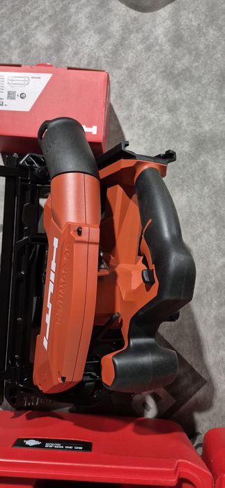 Hilti circular pe acumulator