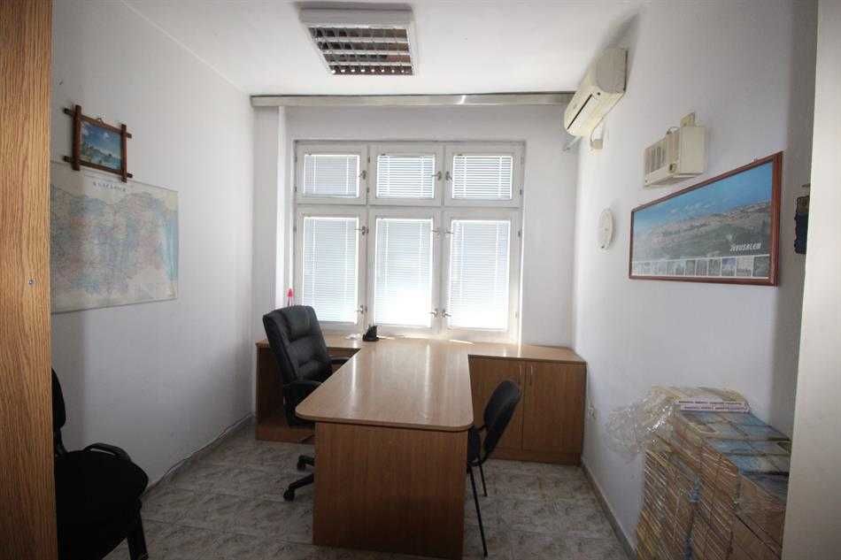 Офис в сграда - 6142