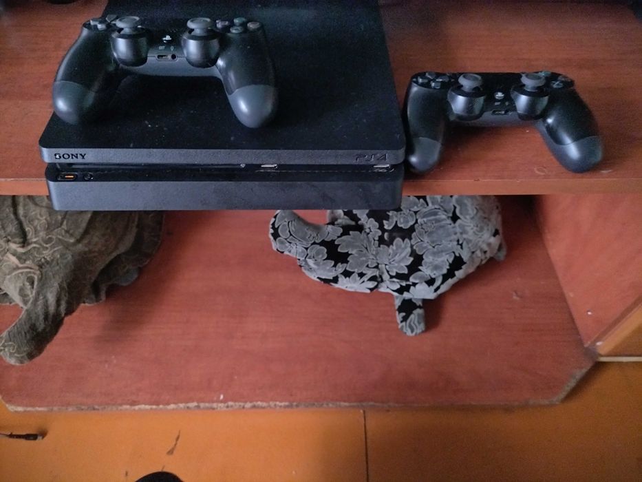 PlayStation 4 slim