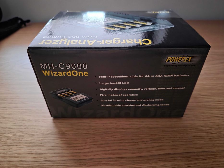 Charger analyzer/incarcator acumulatori Maha Powerex MH-C9000