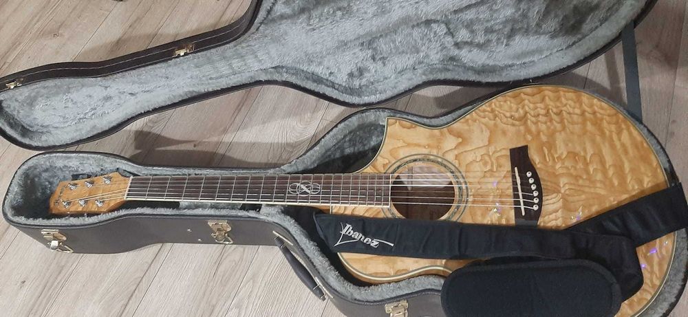 Vand chitara electro acustica Ibanez