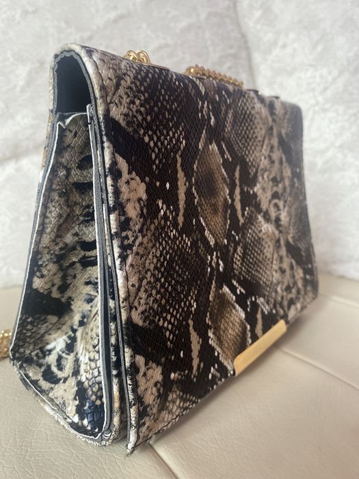 Чанта имитация на змийска кожа
