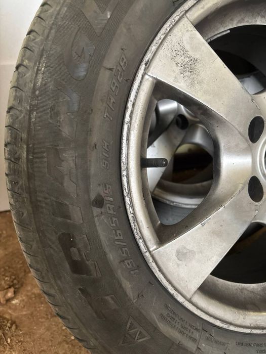 Диски с резиной.