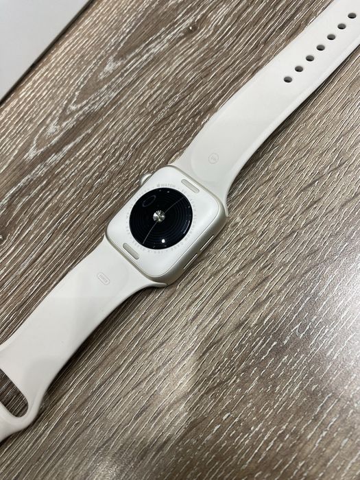 Apple Watch SE, 40 mm. Бежевый