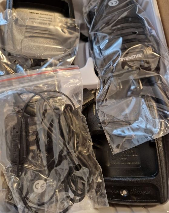 2 bucati statie radio emisie receptie walkie talkie