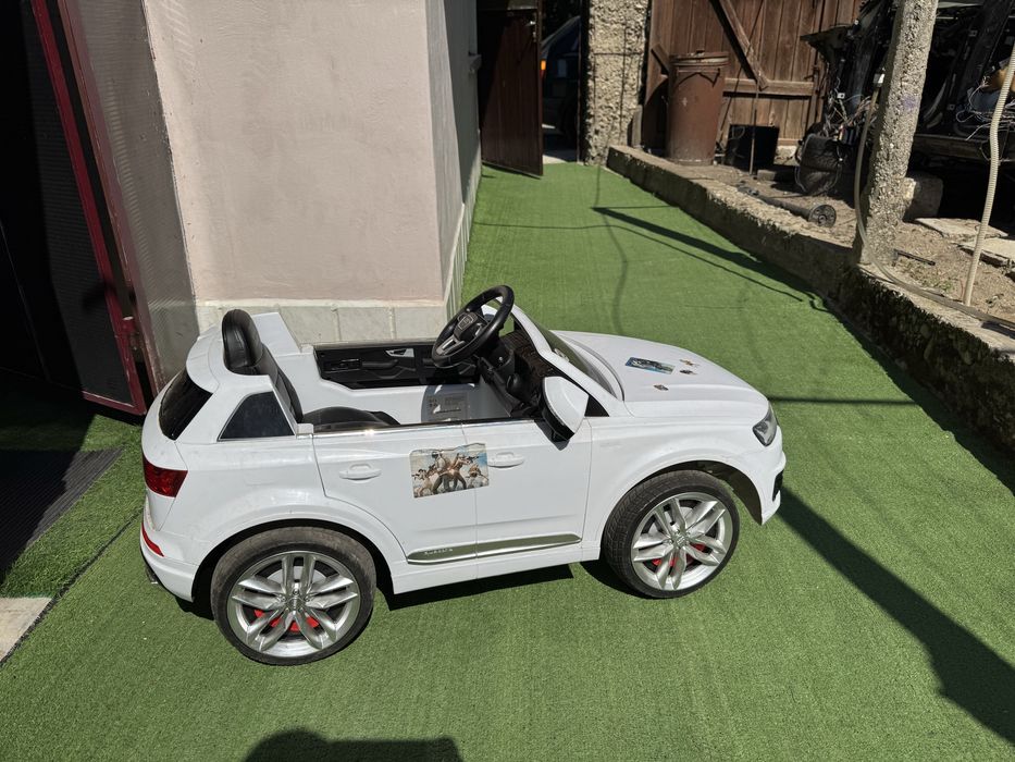 Детска количка Ауди q7 с дистанционно