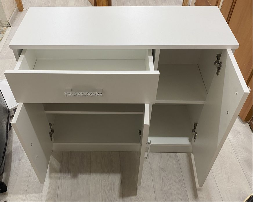 Продам новый белый комод