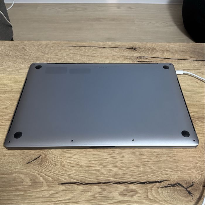 MacBook Pro 16” 2019 / i7 / 16gb / 512gb ssd