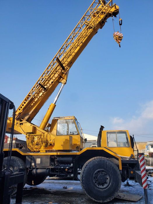 Automacara 30T Liebherr LTM1030 1988 4x4 brat 26 + 8m JIB