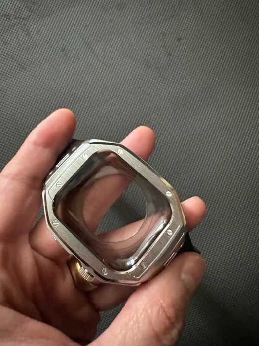 Carcasă metalică Apple Watch