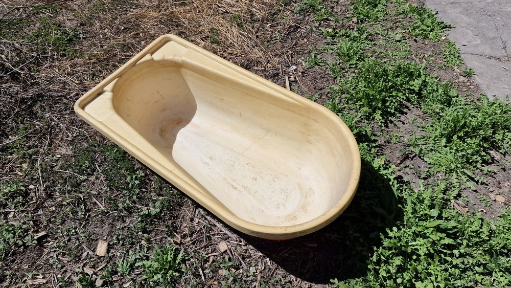 Продам ванну 25х45х90, пластик