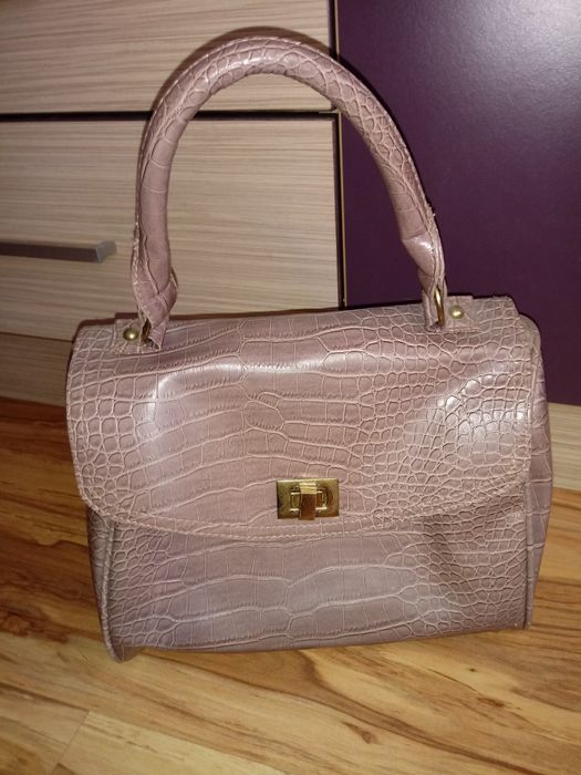 Дамска чанта